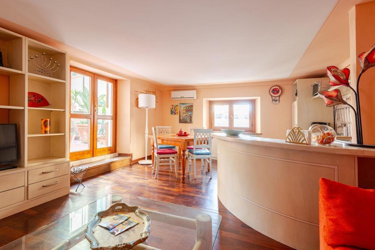 Apartment Terrazza Privata-a 2 Passi Dal Mare- 